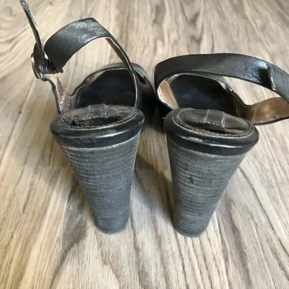 Banana republic leather singleback sandals 4”‎ heel - Image 4