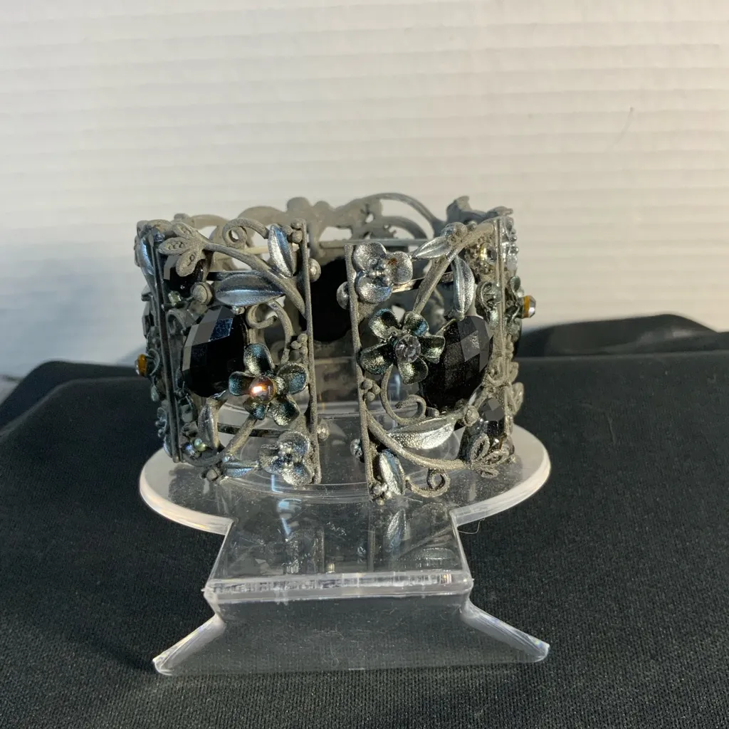 “Stone” Flower Leaf Cluster Black Stones Cuff Bracelet Renaissance Medieval - Image 4