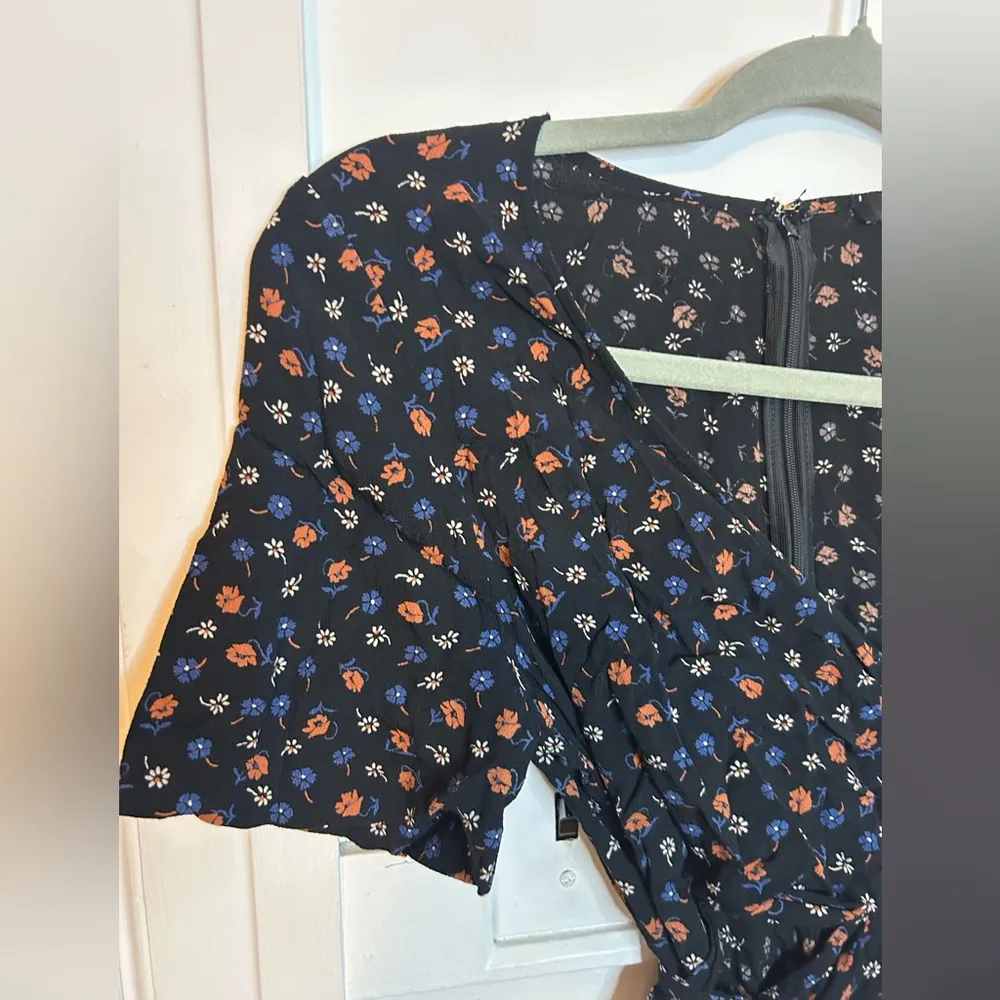 Madewell Wrap Front Romper in Prairie Posies - Image 9