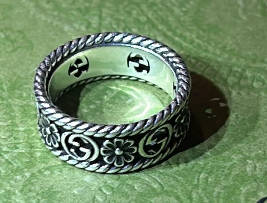 Gucci Interlocking Silver Ring - Image 4