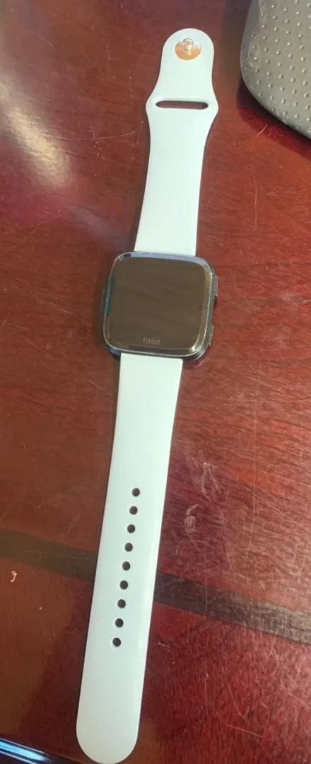 Fitbit Versa - Image 2