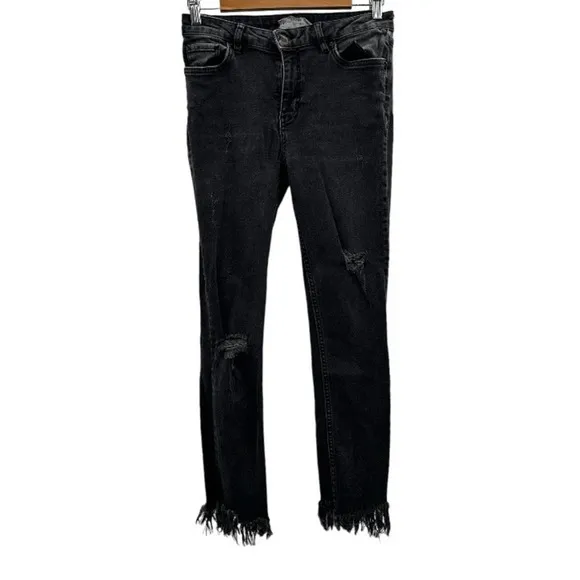 Free People Dark Gray Stone Wash Mid Rise Distressed Raw Hem Cropped Jeans Sz 27 - Image 16