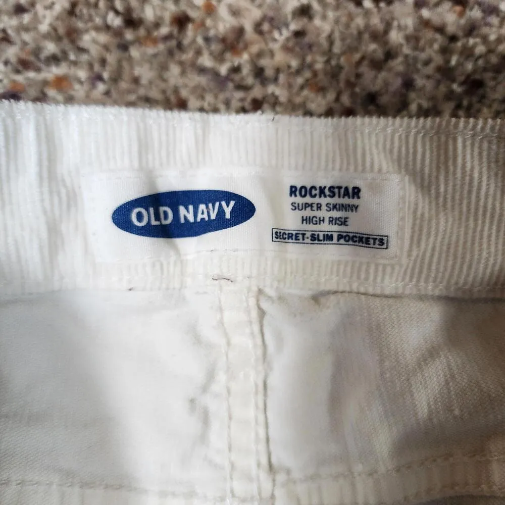 Old Navy White Denim Rockstar Shorts Women's Mid Rise Skinny Size 2 Ribbed - Image 4
