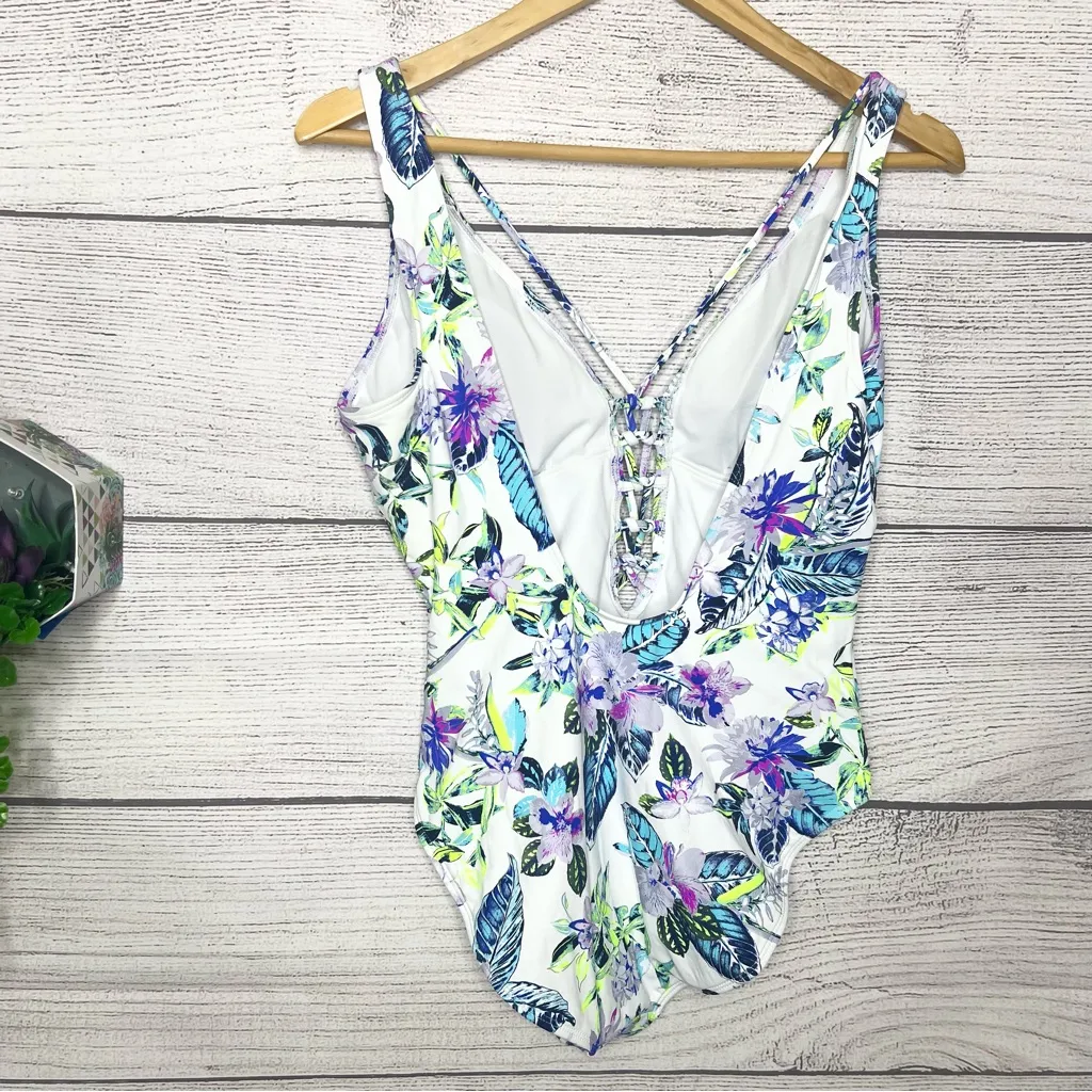 NWT Ambrielle Floral One - Image 6