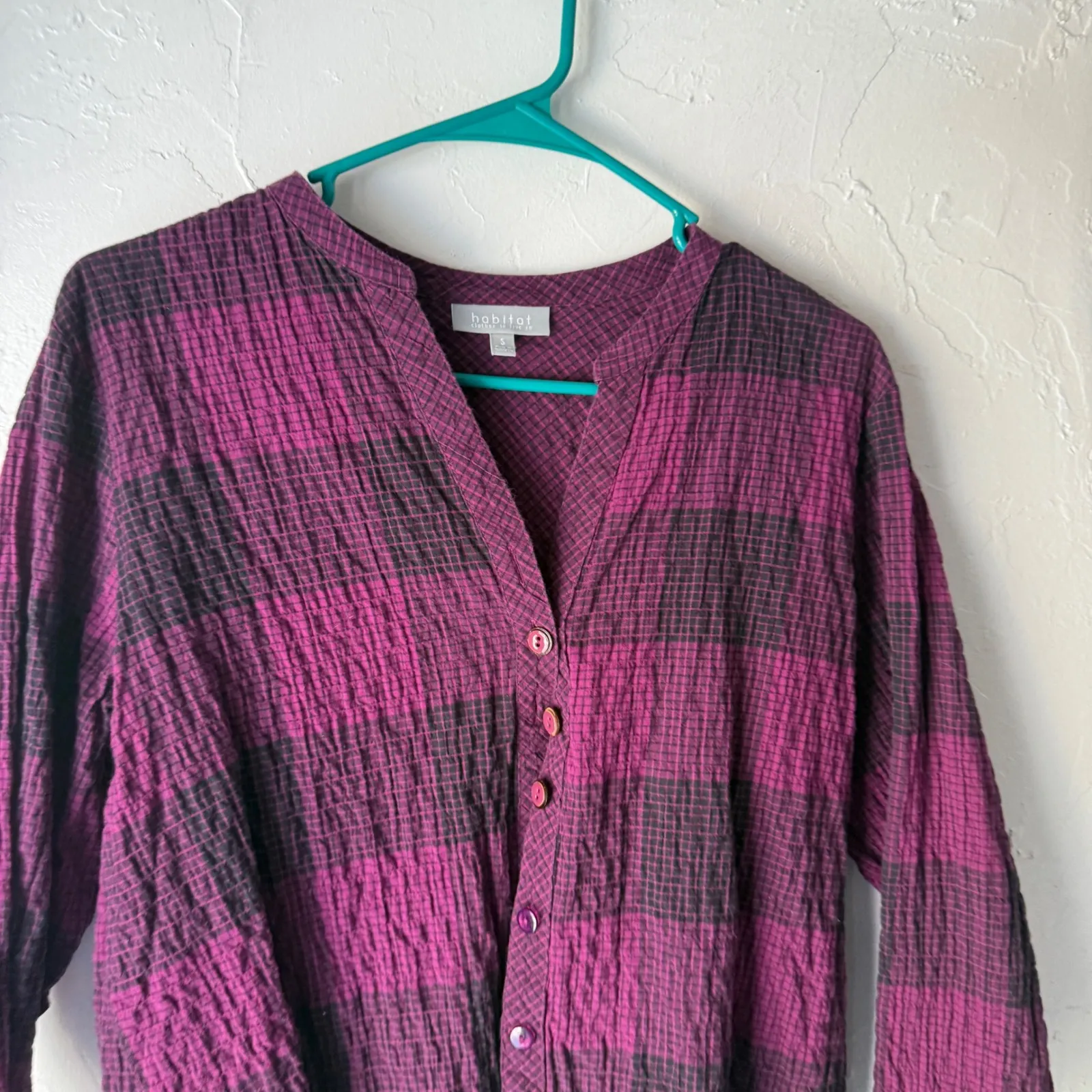 Habitat Plaid Crinkle Tunic Shirt Women Size S Purple Long Sleeve Button Up - Image 2
