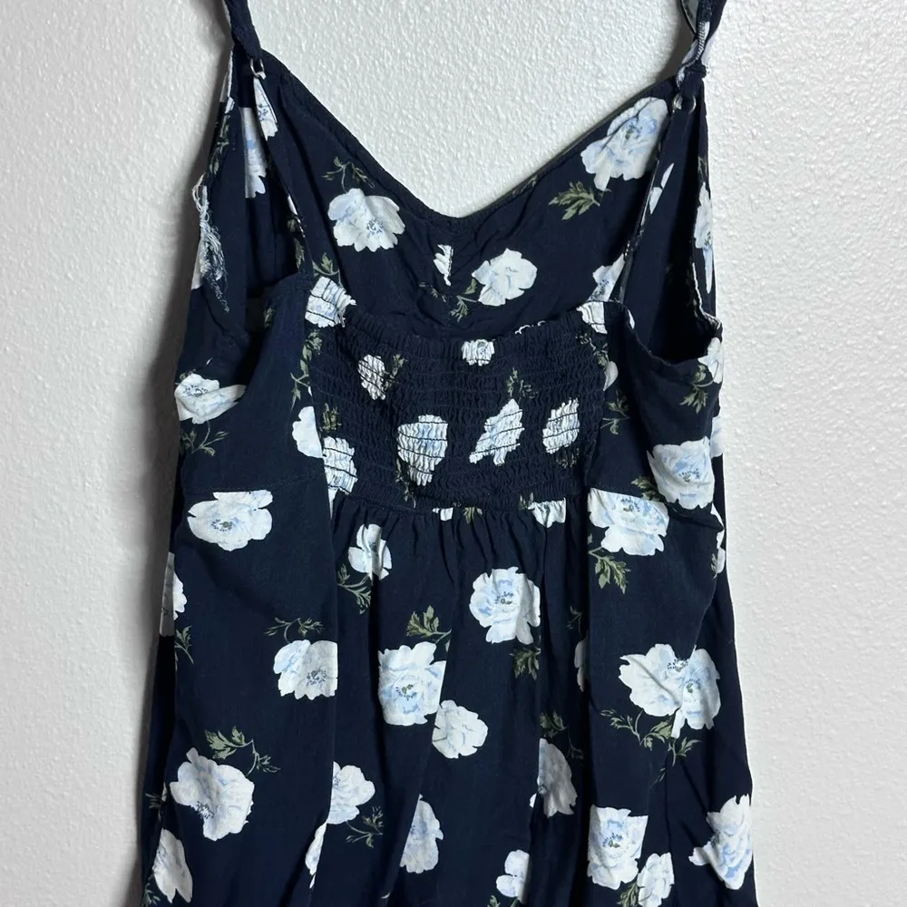 Abercrombie & Fitch Women Navy Blue Floral top Blouse size Small - Image 9