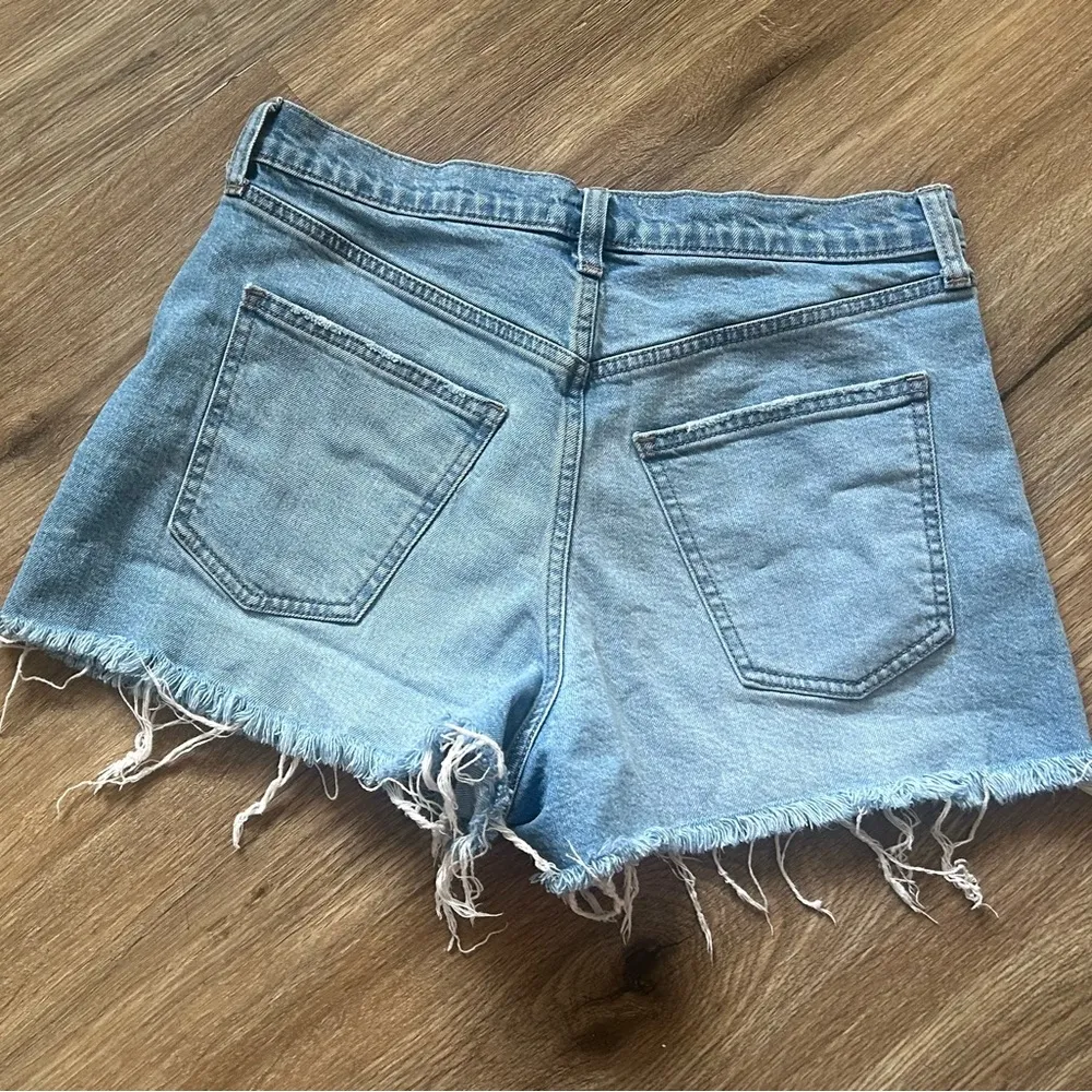 Universal Thread 90s Cutoff Shorts - Image 3