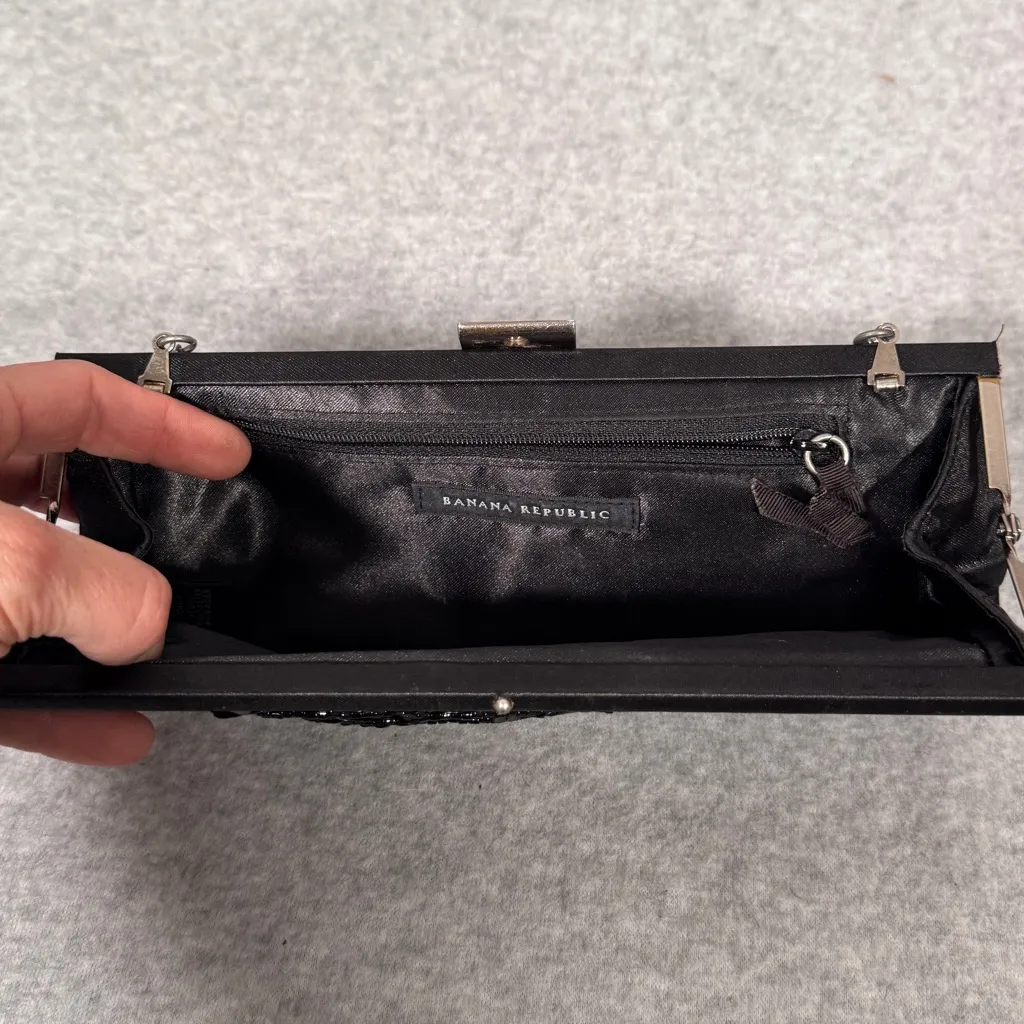 Vintage Banana Republic Black Sequin Clutch w Silver Hardware Cocktail Party - Image 9