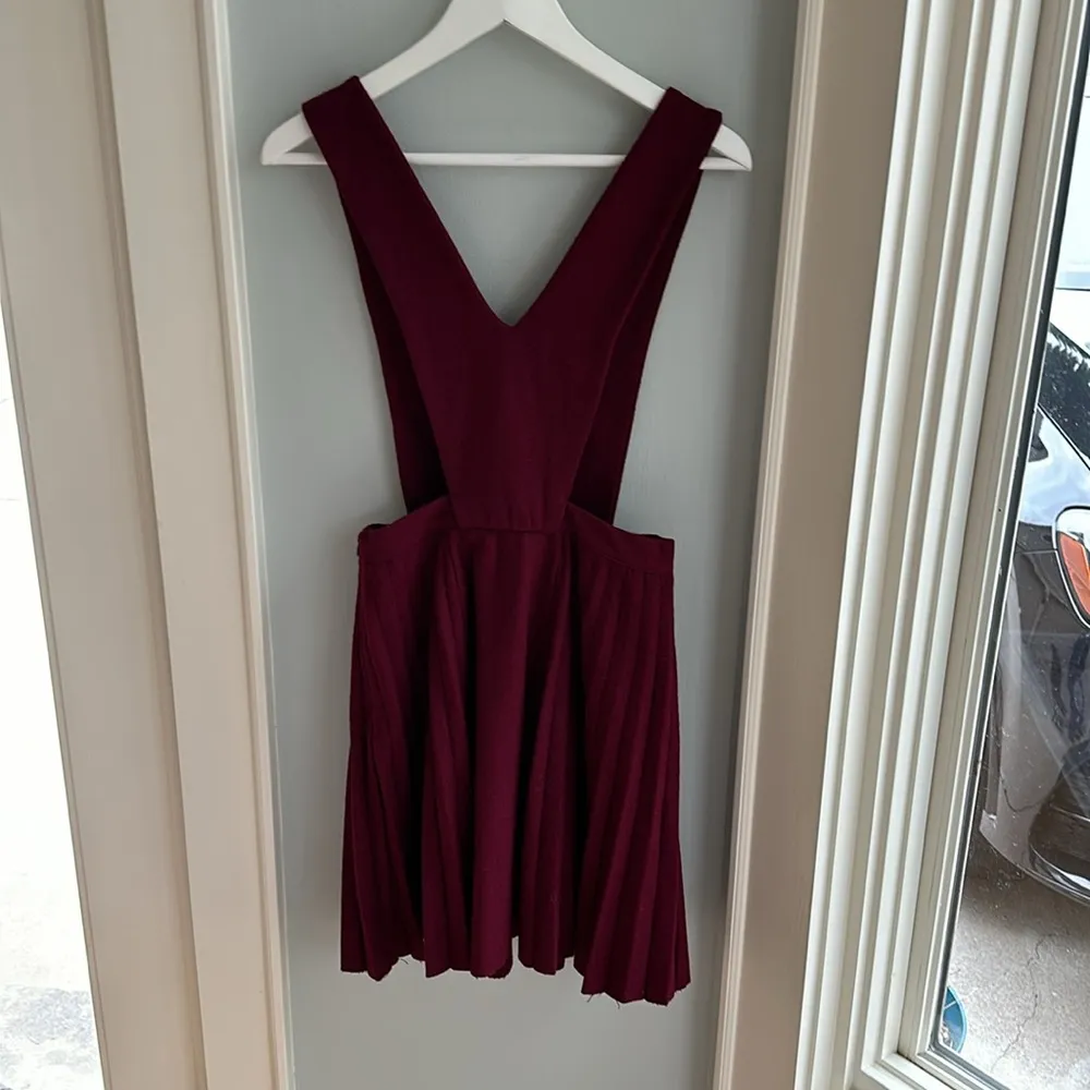 Urban Outfitters J.O.A. Deep-V Pleated Jumper Dress - Image 4