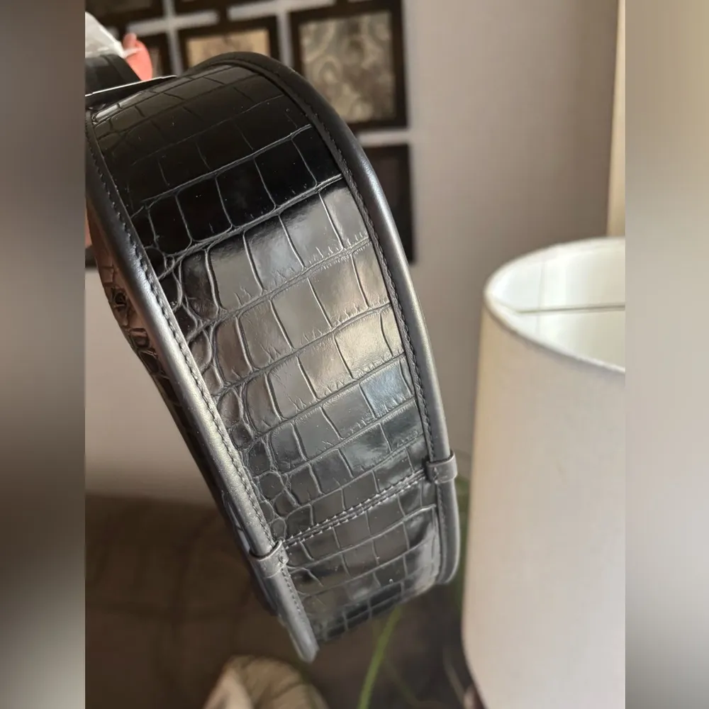 Authentic COACHTOPIA Leather Croc embossed shoulder magnetic closure shoulder Black - Image 9