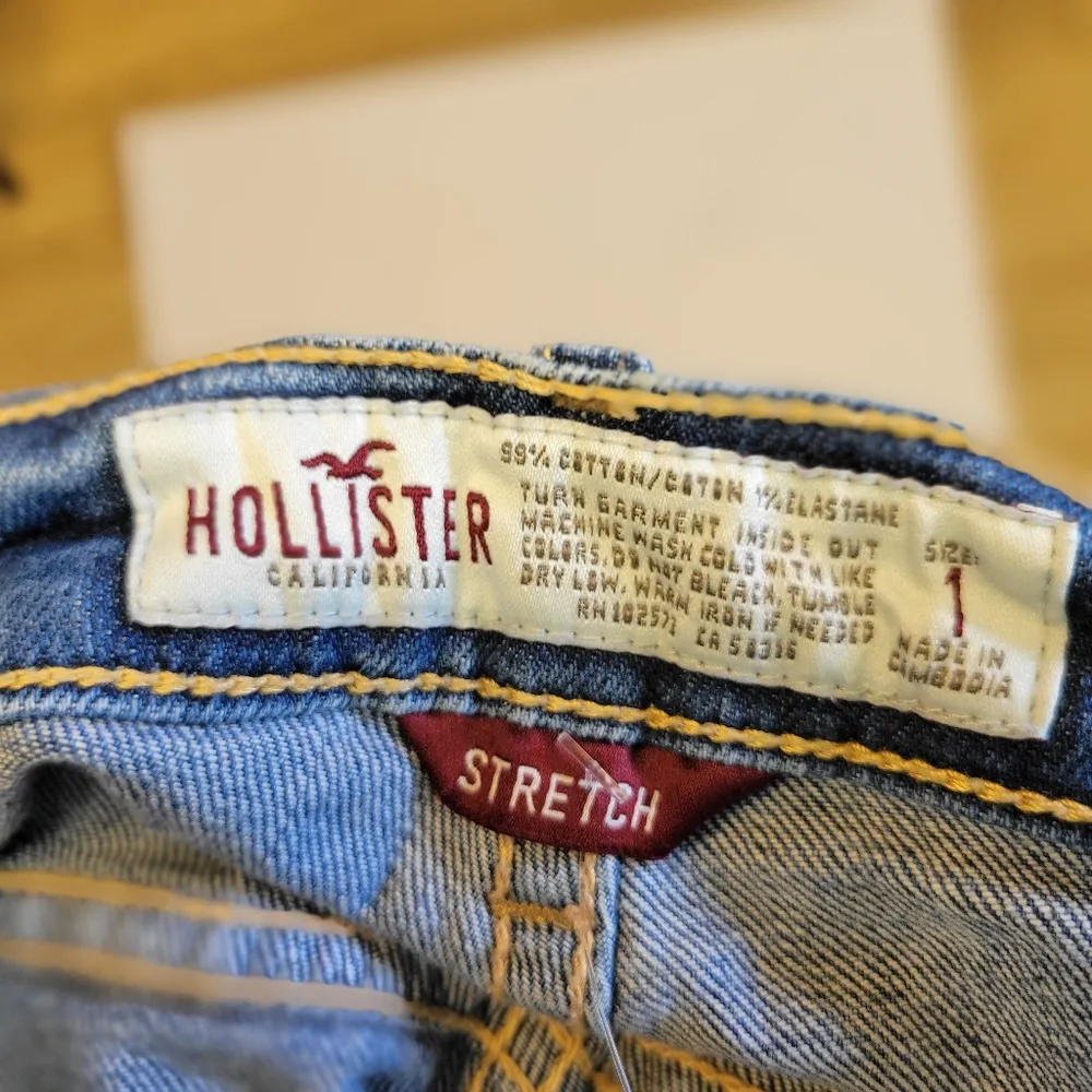 Hollister California Women's Blue Denim Stretch Low Rise Shorts Sz 1 - Image 3