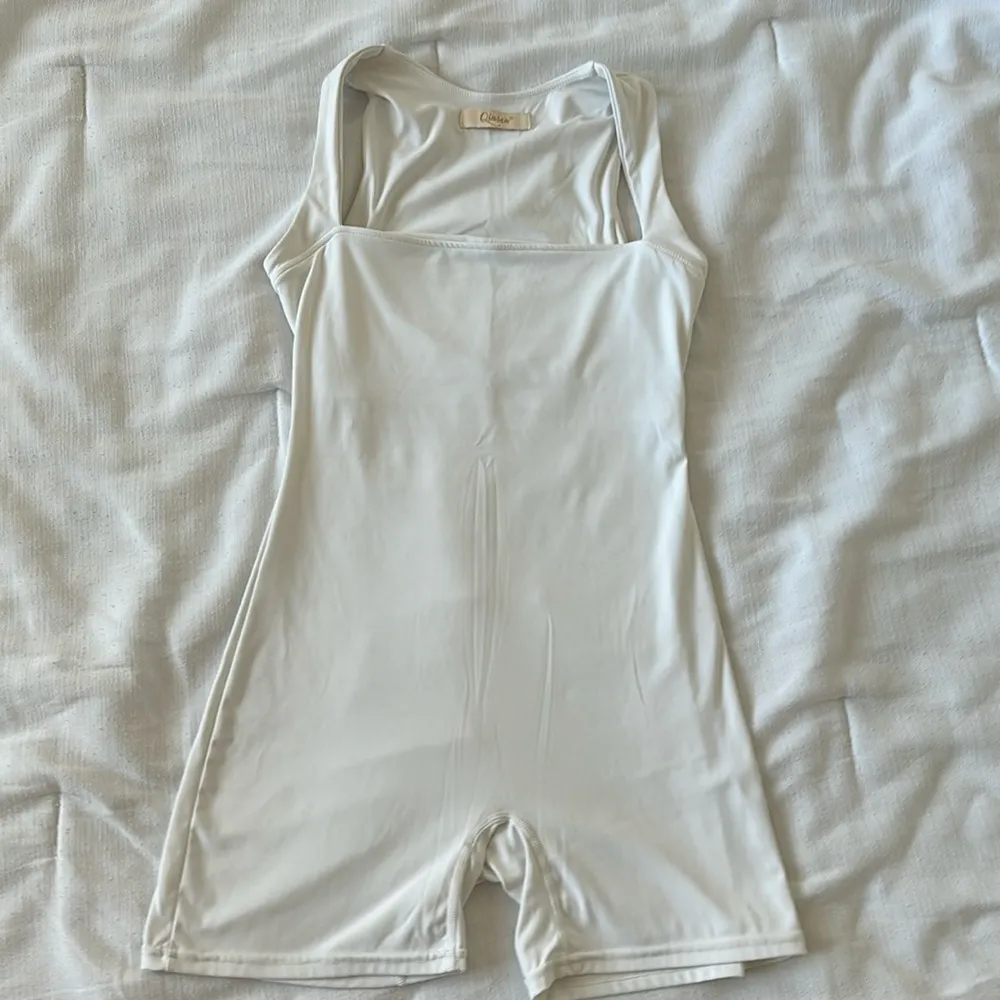 White Square Neckline Workout Jumpsuit - Image 3