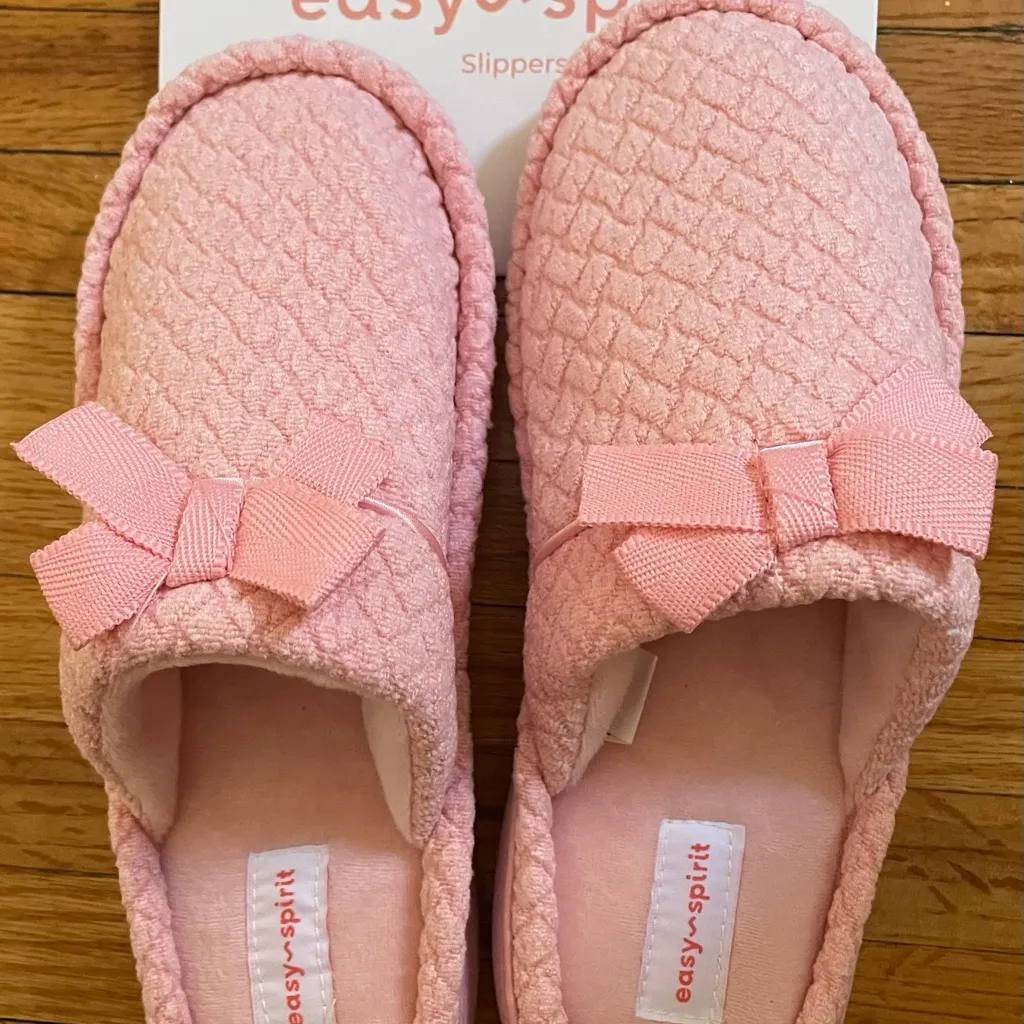 Easy Spirit Pink Quilted Slippers - Size 8-9 - Image 2