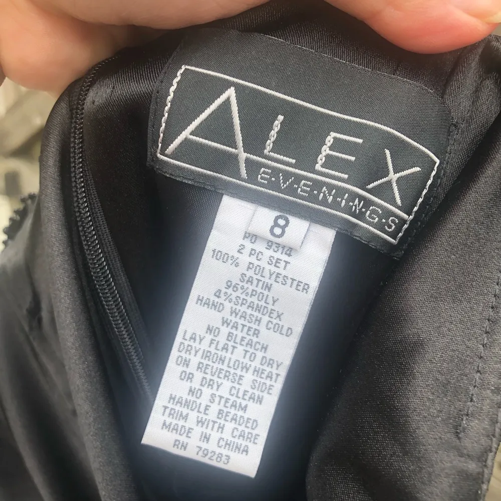 ALEX EVENINGS Y2K BEADED BLACK GOWN - Image 4