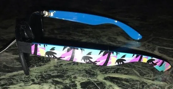 Foster Grant Palm tree Sunglasses - Image 2
