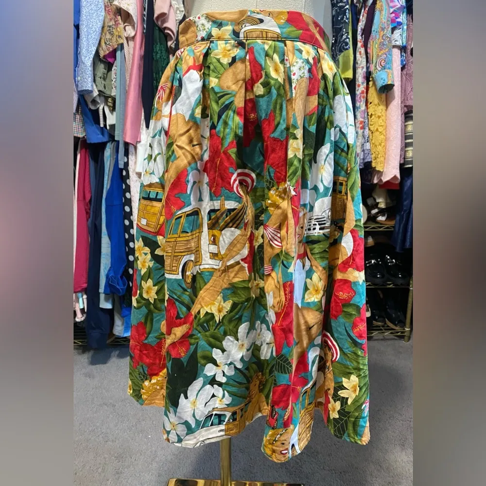 Red and Green A-Line Pleated Skirt - Image 4