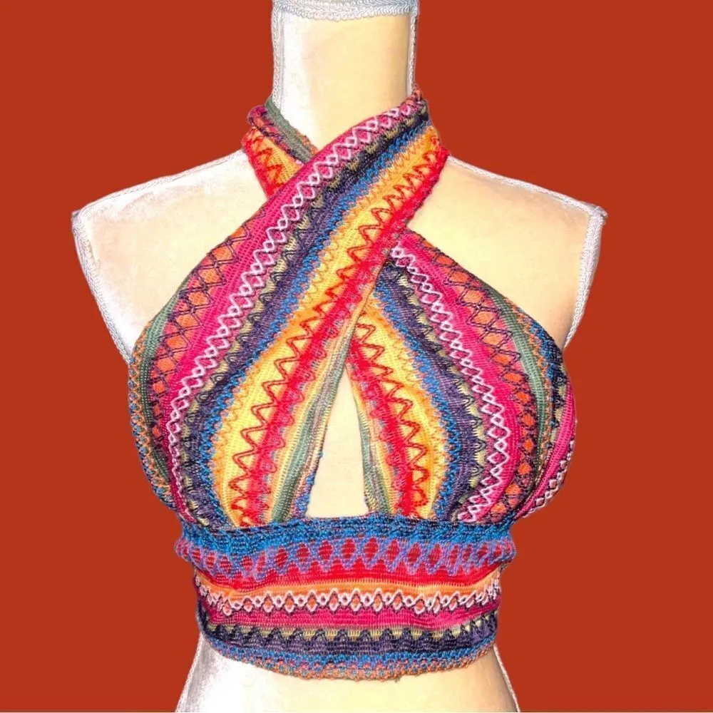 Crisscross open back geo pattern halter top. New - Image 5