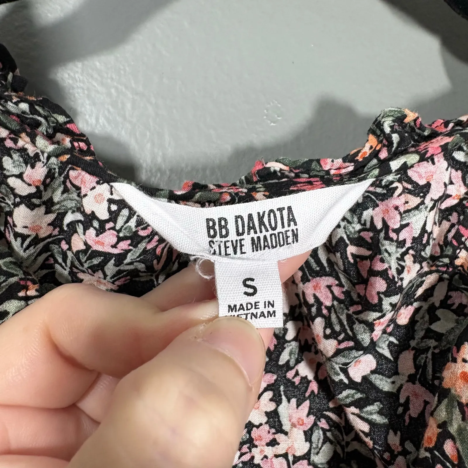 BB Dakota Steve Madden Women's Black & Pink Calico Cottagecore Top - Image 4