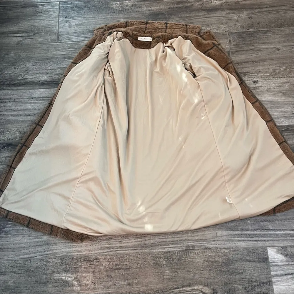 Fair Haven Plush Faux Fur Winter Sweater Coat Size Large Checkered plaid brown Tan - Image 9