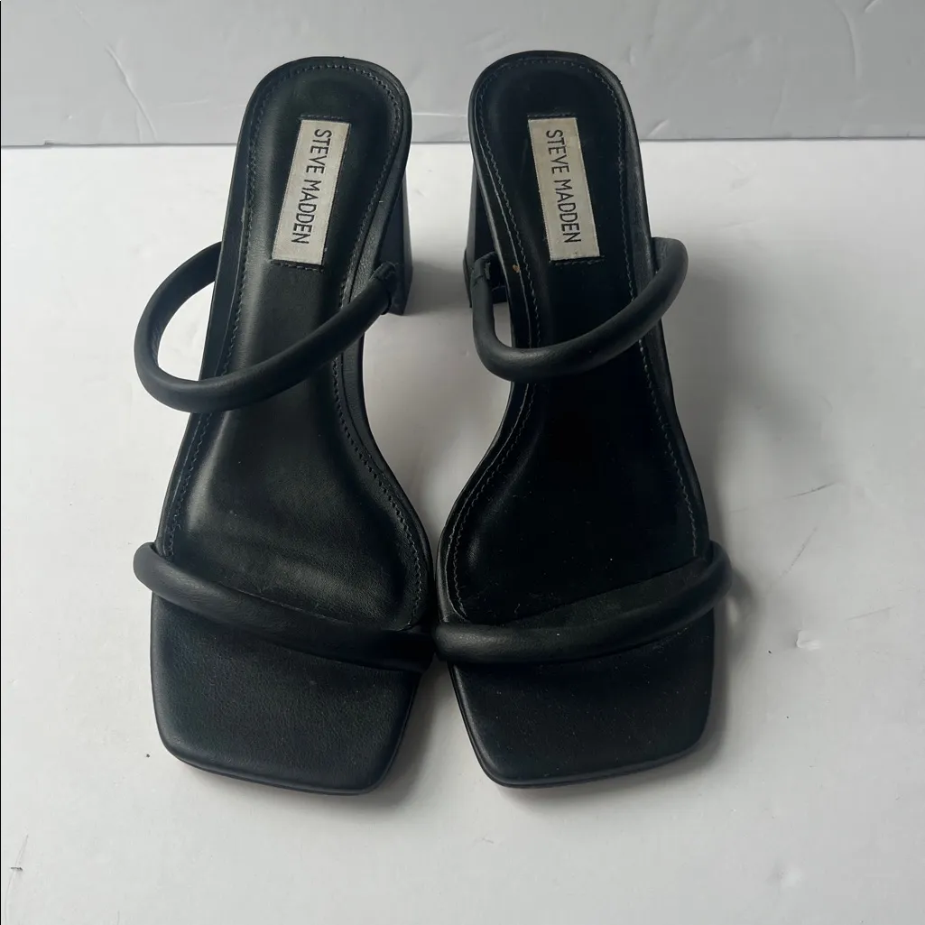 Steve Madden Lilah Black Leather Block Heel Sandals Chic, Trendy, Classic 7M - Image 2