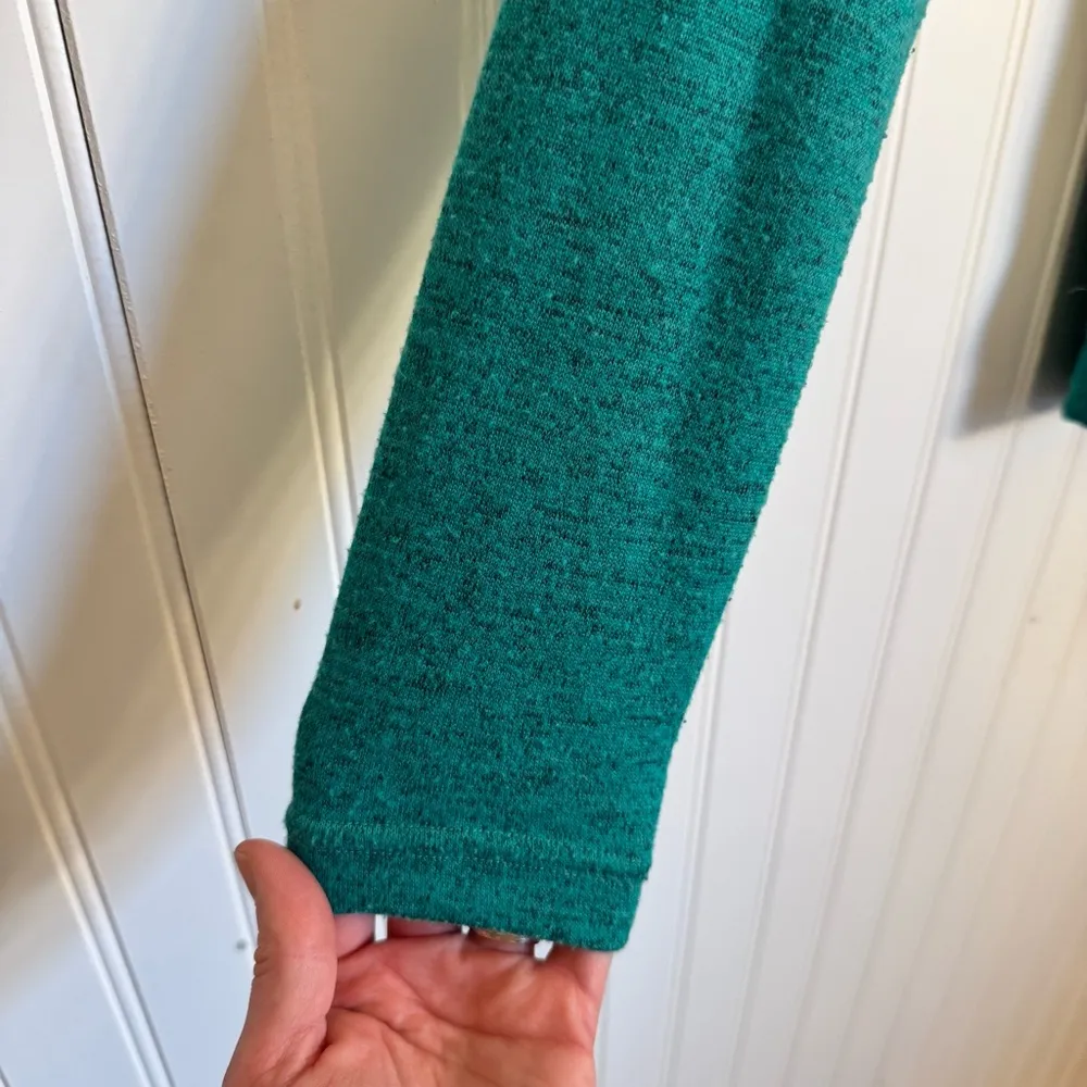 Title Nine Women’s Teal Green Athleisure Long Sleeve Size XS - Image 3