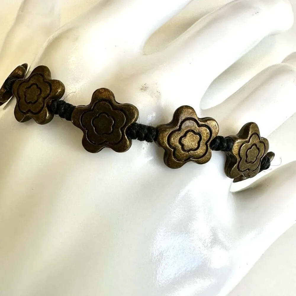 Brass tone floral beaded bracelet on cord - Image 3