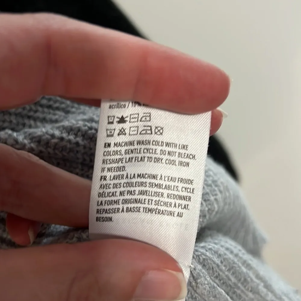 AMERICAN Eagle Sweater Grey and Pink Size Medium - Image 4