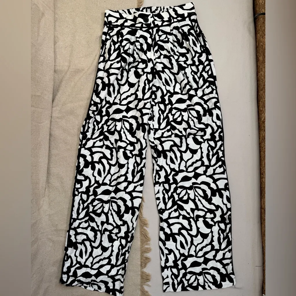 Monteau Women's Geometric Print Wide-Leg Pants Size S Casual White and Black - Image 2