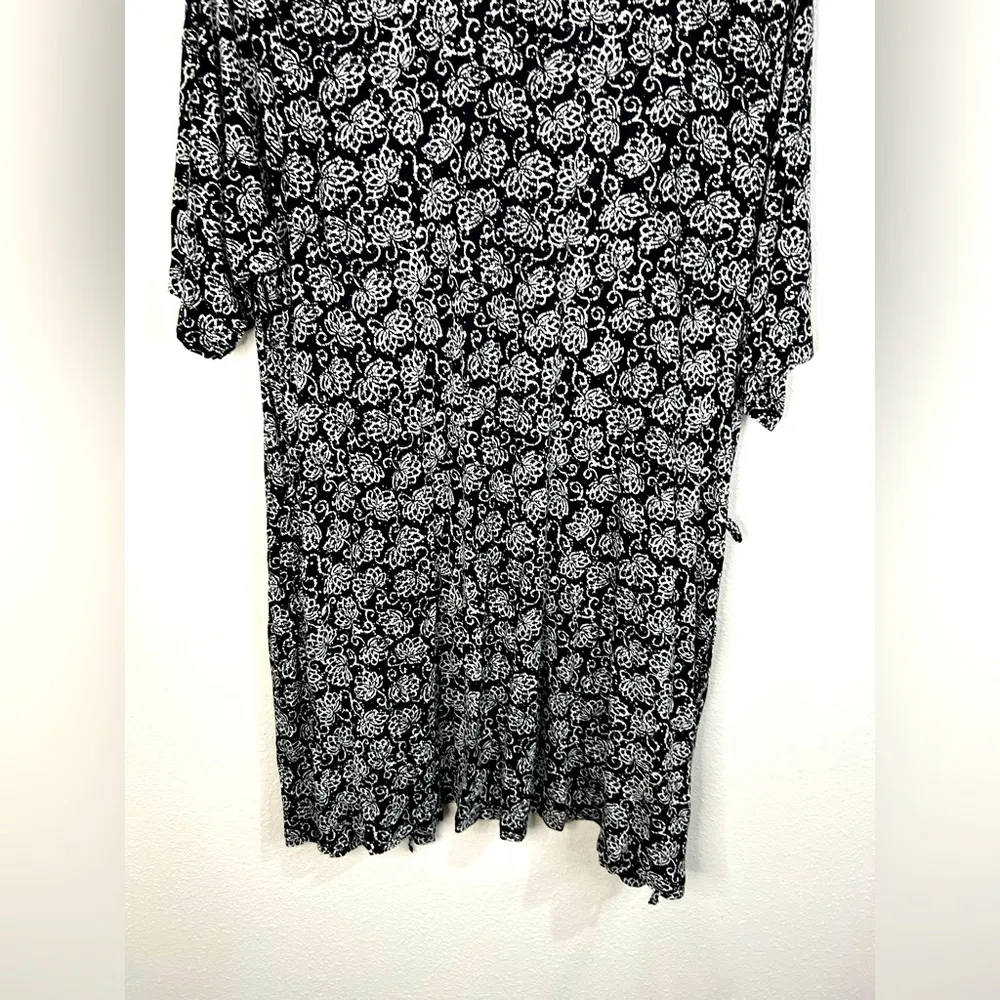 Modern Luxury Carole Hochman Black Floral Sleepwear Set Small Robe & Chemise - Image 9