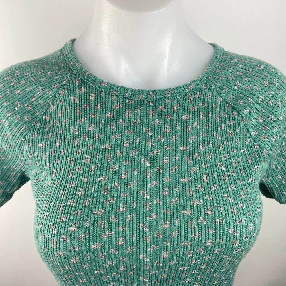 American Eagle Green Floral Print Crewneck Short Sleeve Ribbed Knit Crop Top M - Image 3