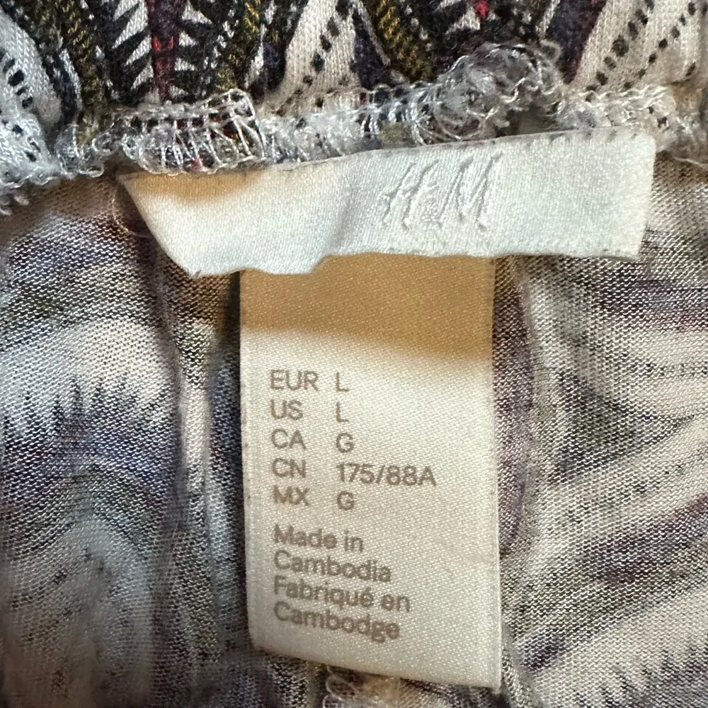 H&M  large sleep shorts psychedelic pattern kaleidoscope - Image 2