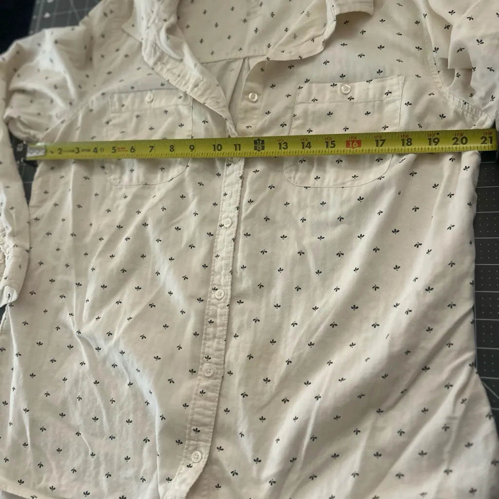 Elegant Cream Button - Image 6