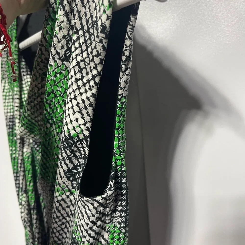 Flattering Geometric Faux Wrap Dress Sleeveless Black Green White Stretchy Sz 6 - Image 8