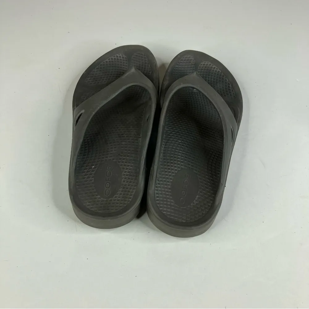 Oofos Ooriginal‎ Gray Flip Flop Sandals Size 8 - Image 4
