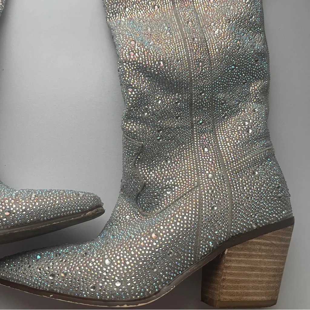 Elegant Silver Heeled Boots for Women Size 6 - Image 5