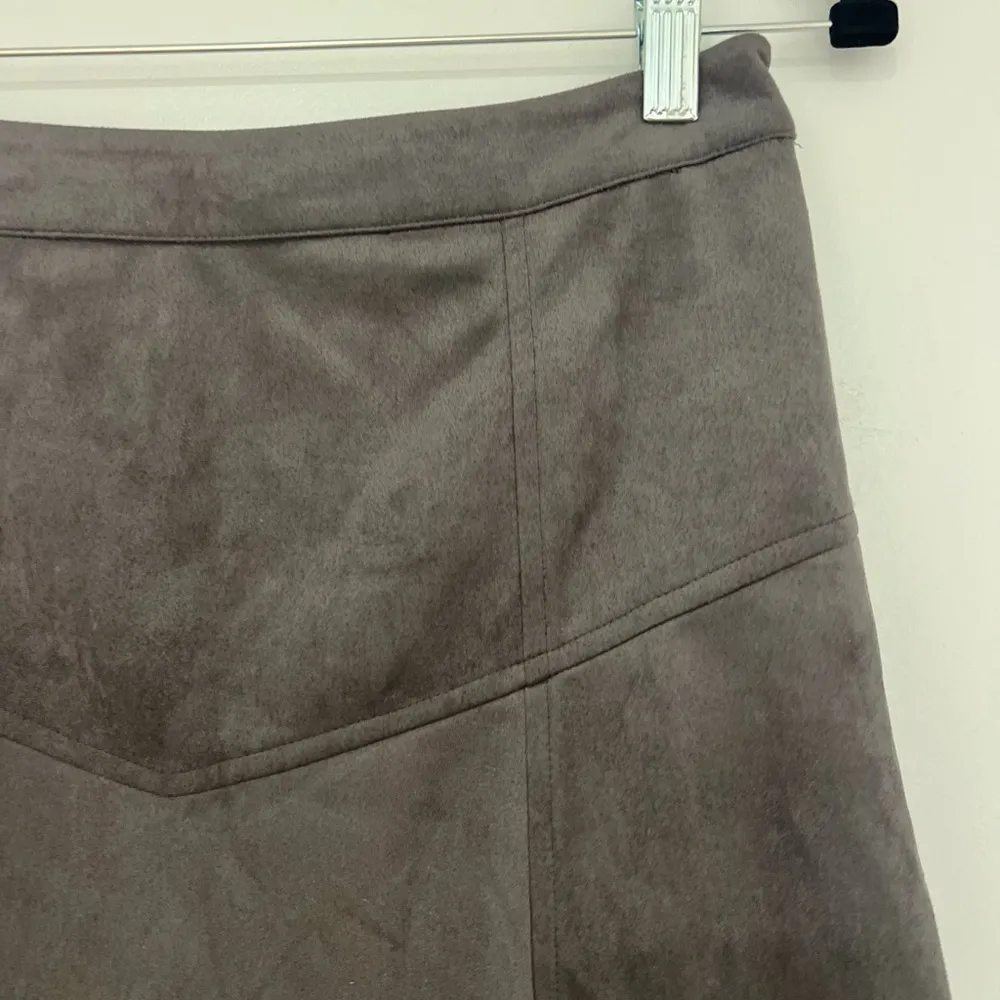 Skies are Blue Grey Suede Mini Skirt - Image 5