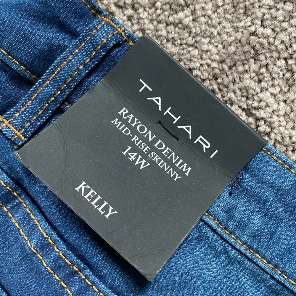 NWT Tahari Kelly Rayon Denim Skinny Jeans SIZE 14W - Image 4