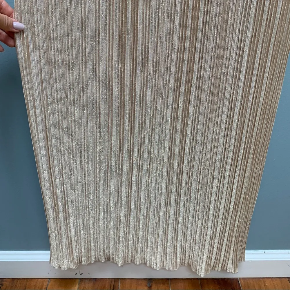 Dress The Population Athena Pleated Maxi Dress in Gold size Large - Image 5