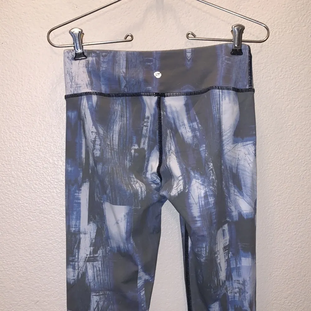 Blue & white tye Die cloud full length athletic leggings - Image 5