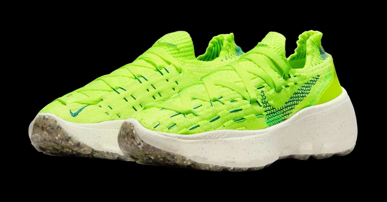 Nike Women’s Space Hippie 04 Sneakers refresh volt - Image 2