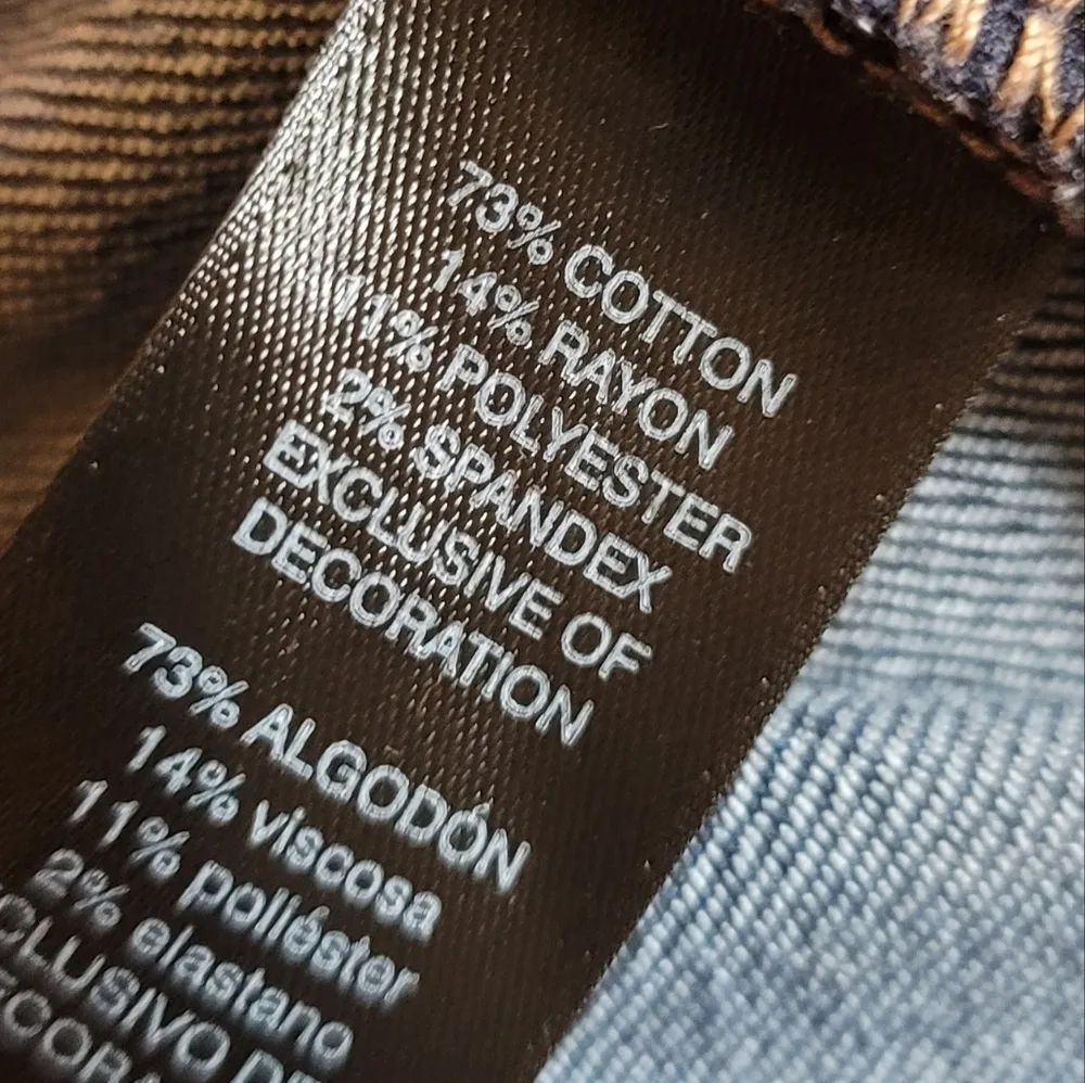 White House Black Market The Slim Sequined Floral  Lace Jeans 8 - Image 7