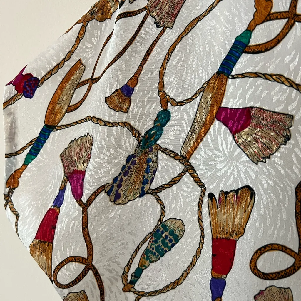 Studio C Vintage Cream White shimmer textured Tassel Rope‎ Print Blouse Large Red - Image 2