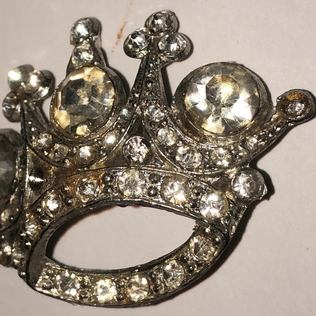 Vintage Silver Tone Sparkling Crown Brooch - Image 3