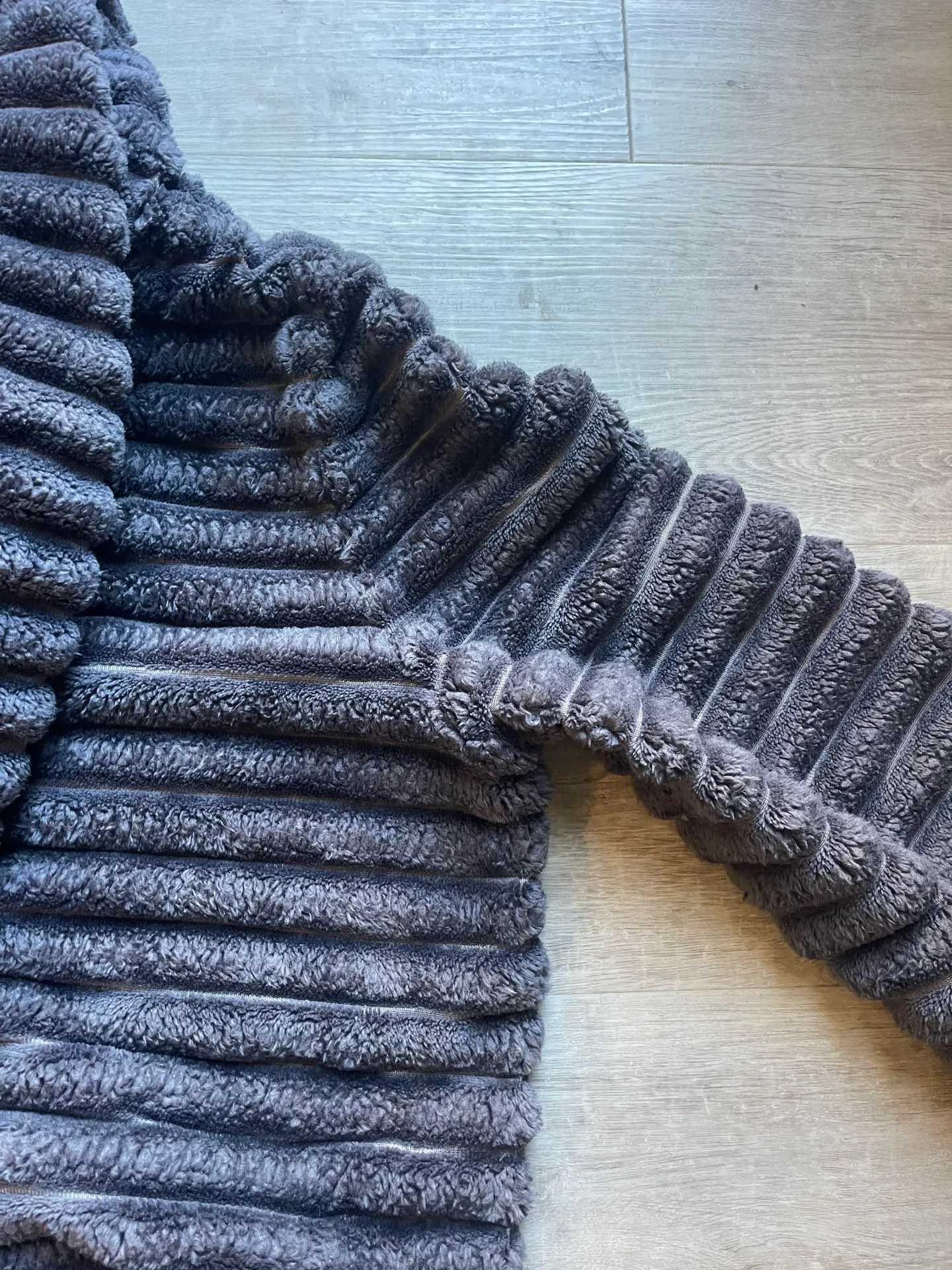 Anthropologie By  Mariposa Fuzzy Robe Size XS/S Dark Gray - Image 6