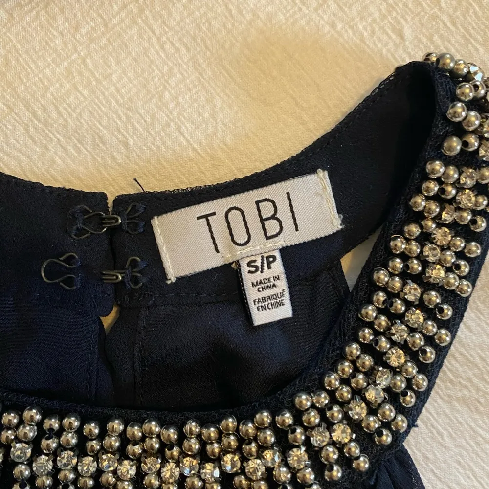 Tobi Shift Dress - Image 3
