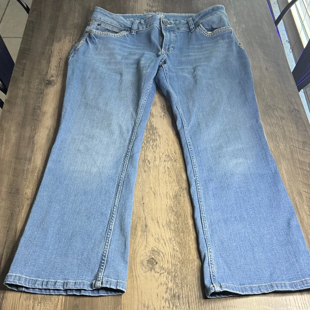 Wrangler  Women's Denim Blue Boot Cut Jeans - Image 4