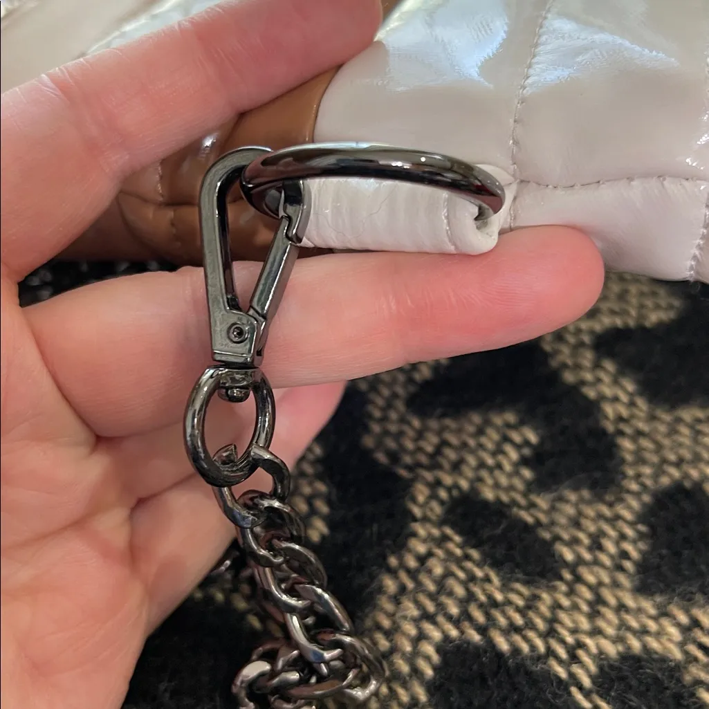 THINK ROYLN Crossbody Pouch Bag White - Image 7