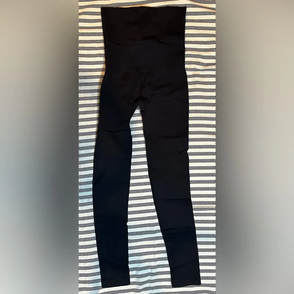 Post Maternity Black Leggings with build in girdle Size L - Image 5