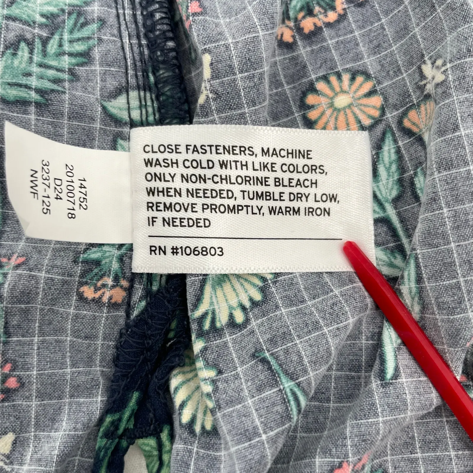 Duluth Trading Gardening Vest Navy Wildflowers Bees Print Chore Workwear Size XL Blue - Image 8