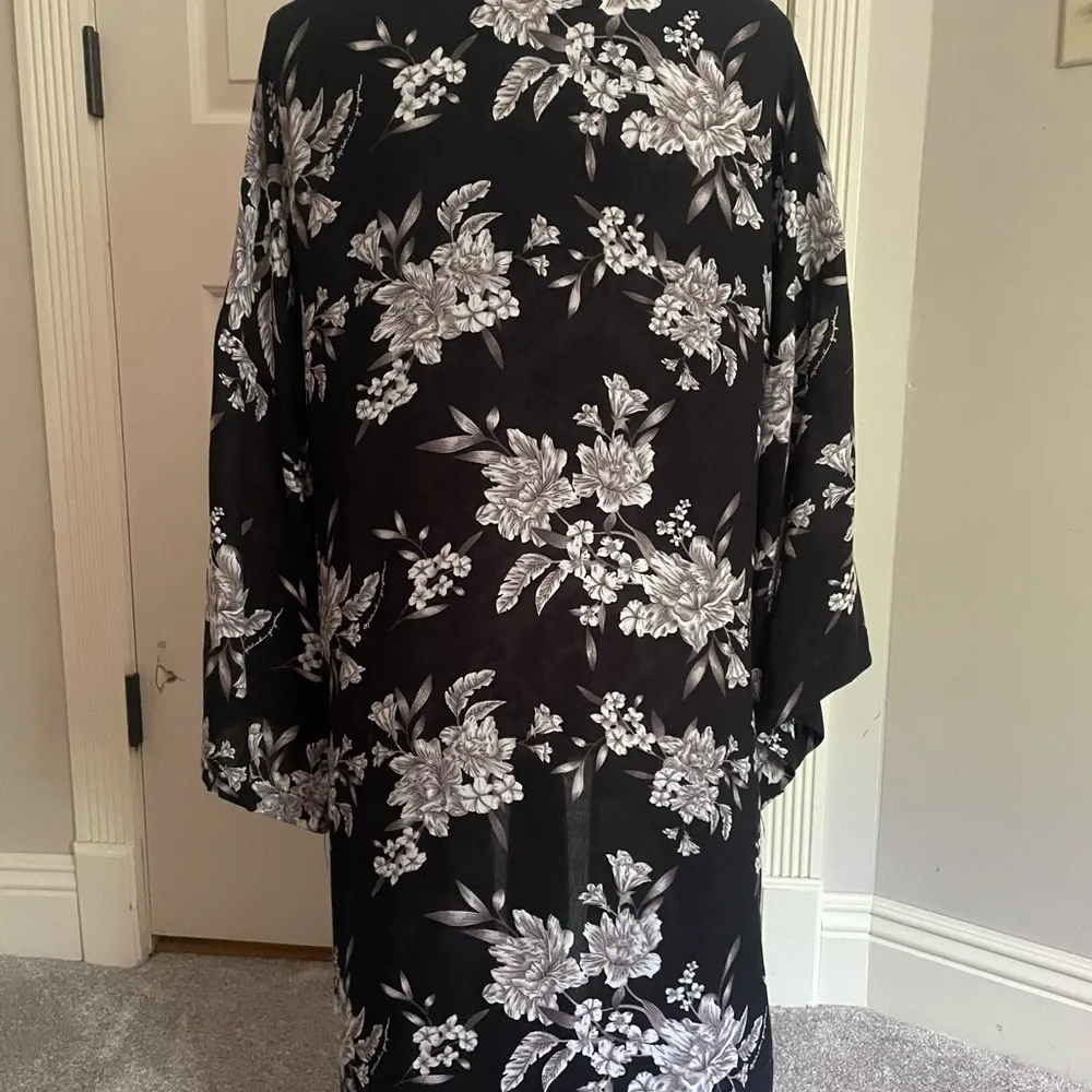Spiritual Gangster Maya Black and Gray Floral Print Kimono Robe One Size OS. - Image 12